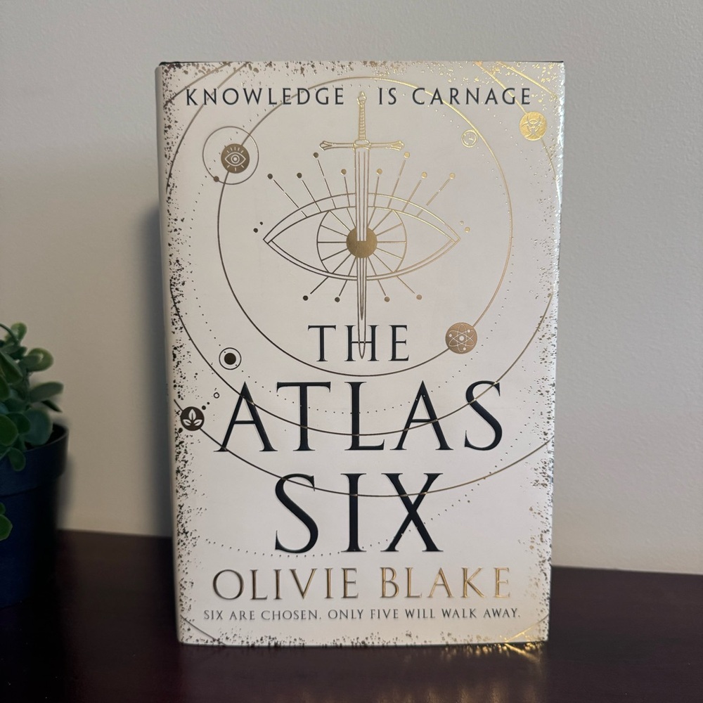 🧚 Fairyloot Atlas Six Olivie Blake